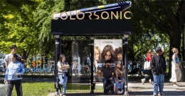 L’Oreal’s Colorsonic adds a dash of colour to Chicago streets