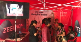 Zee Cinema tunes in ‘Padman’ at Audiowala Bus Stands in Mumbai outskirts